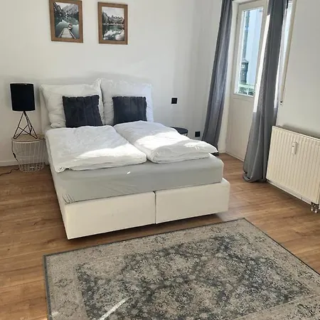 Schoene Terassenwohnung דירה בובלינגן