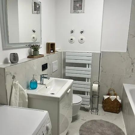 דירה Schoene Terassenwohnung